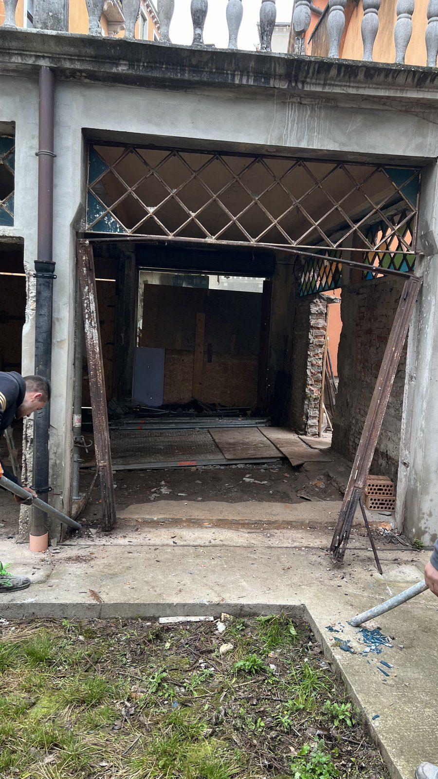 Ponteggio su facciata storica durante restauro