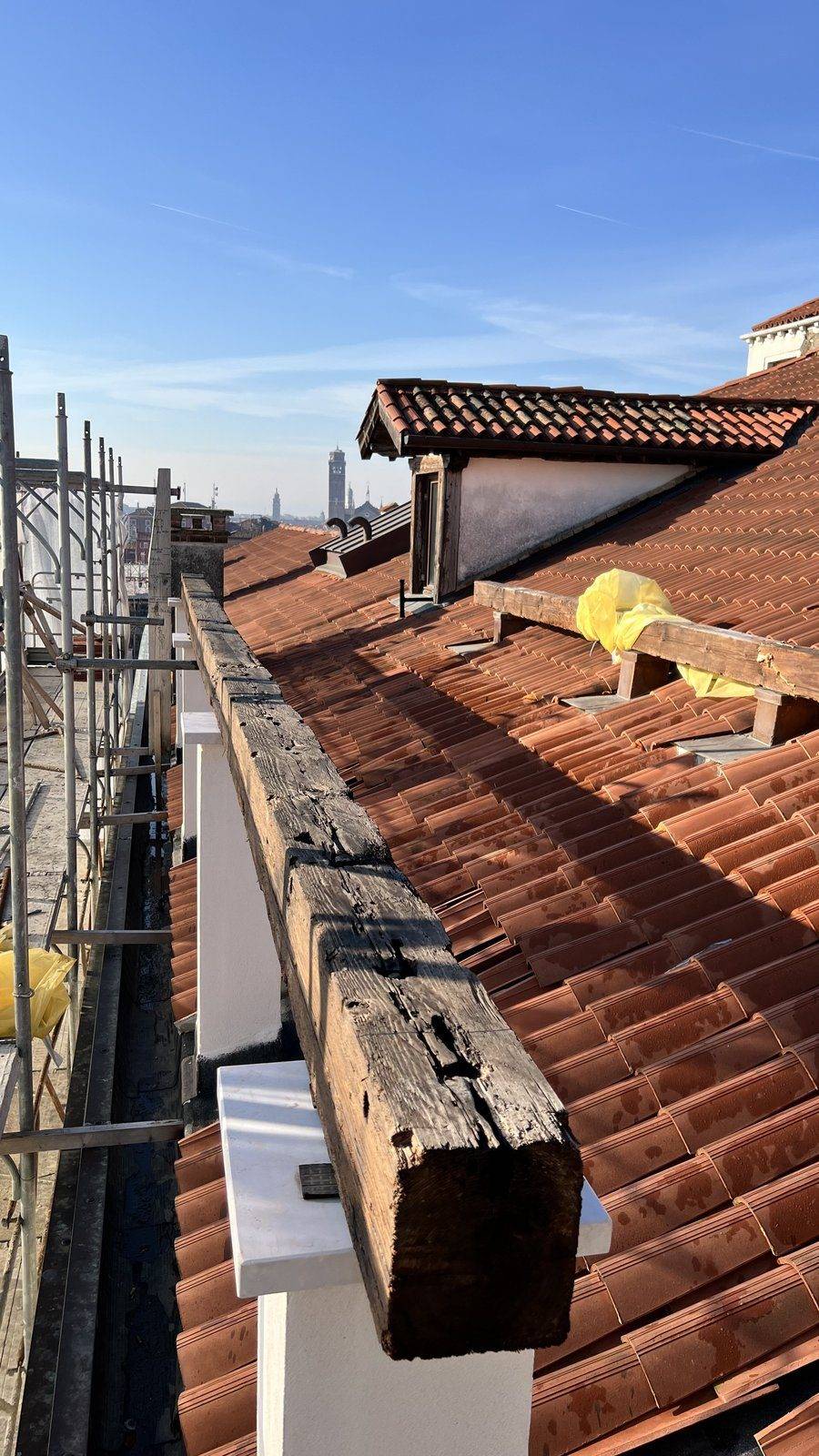 Tetti veneziani in coppi, nostro cantiere nel centro storico