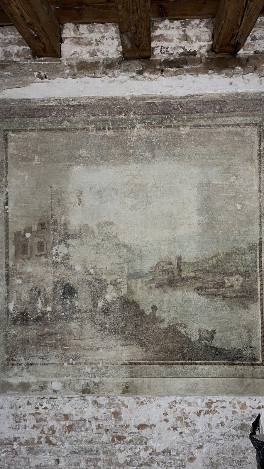 Affresco paesaggistico emerso durante restauro